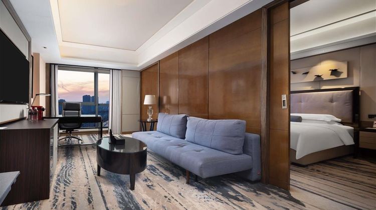 Pullman Shanghai Jing'an Hotel Room