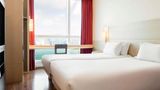 <b>Ibis Hong Kong Central & Sheung Wan Room</b>. Images powered by <a href="https://iceportal.shijigroup.com/" title="IcePortal" target="_blank">IcePortal</a>.