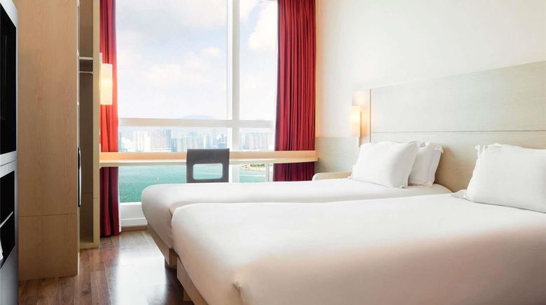 <b>Ibis Hong Kong Central & Sheung Wan Room</b>. Images powered by <a href="https://iceportal.shijigroup.com/" title="IcePortal" target="_blank">IcePortal</a>.