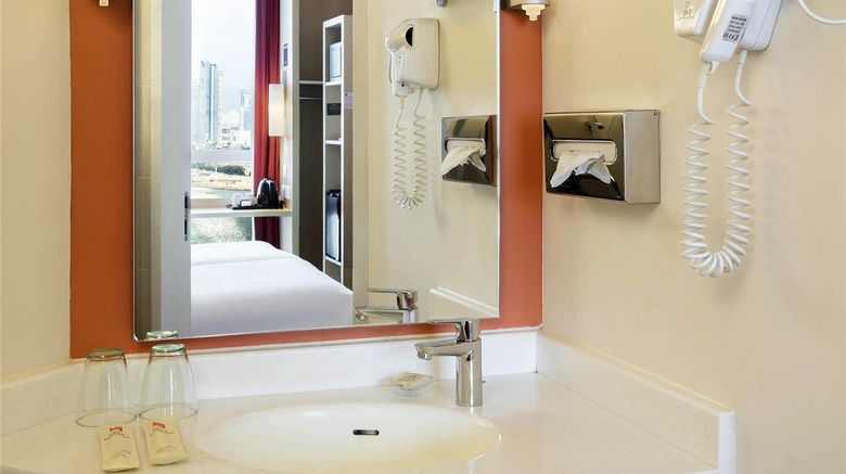 <b>Ibis Hong Kong Central & Sheung Wan Other</b>. Images powered by <a href="https://iceportal.shijigroup.com/" title="IcePortal" target="_blank">IcePortal</a>.