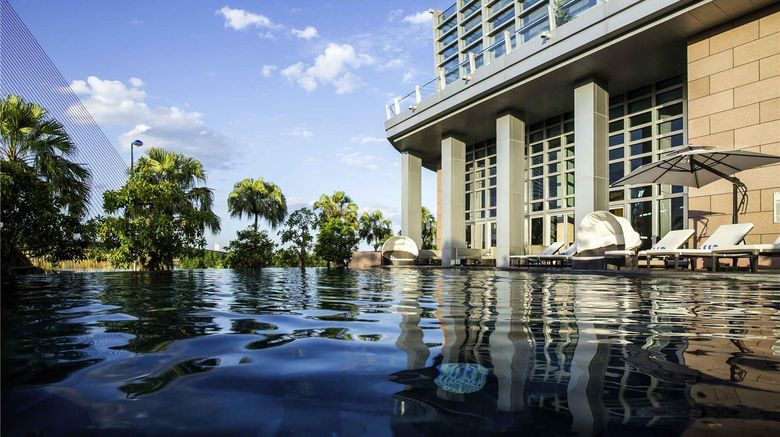<b>Grand Mercure Danang Pool</b>. Images powered by <a href="https://iceportal.shijigroup.com/" title="IcePortal" target="_blank">IcePortal</a>.