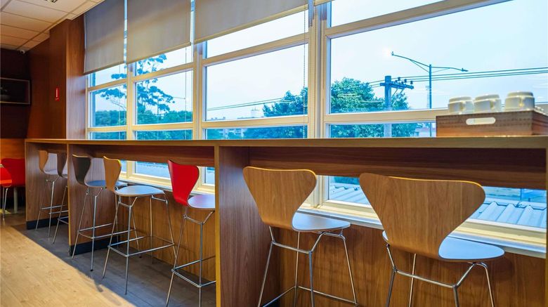 <b>Ibis Mogi Das Cruzes Restaurant</b>. Images powered by <a href="https://iceportal.shijigroup.com/" title="IcePortal" target="_blank">IcePortal</a>.