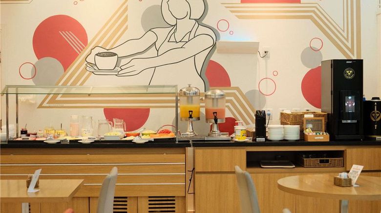 <b>Ibis Feira De Santana Restaurant</b>. Images powered by <a href="https://iceportal.shijigroup.com/" title="IcePortal" target="_blank">IcePortal</a>.