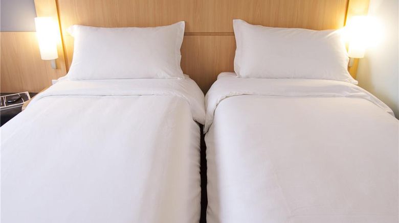 <b>Ibis Cascavel Room</b>. Images powered by <a href="https://iceportal.shijigroup.com/" title="IcePortal" target="_blank">IcePortal</a>.