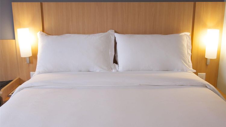 Ibis Cascavel Room