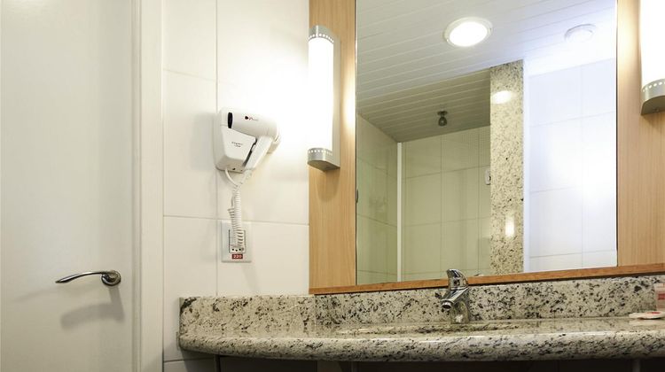 Ibis Cascavel Room