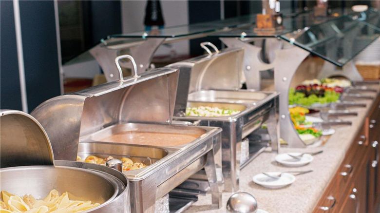 <b>Ibis Curitiba Shopping Restaurant</b>. Images powered by <a href="https://iceportal.shijigroup.com/" title="IcePortal" target="_blank">IcePortal</a>.