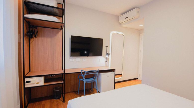 <b>Ibis Curitiba Shopping Room</b>. Images powered by <a href="https://iceportal.shijigroup.com/" title="IcePortal" target="_blank">IcePortal</a>.