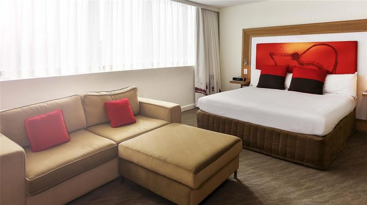 Novotel Sydney Rooty Hill Exterior