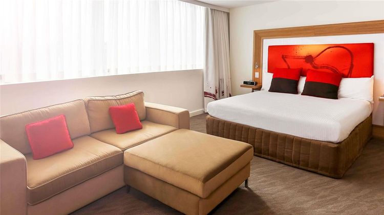 Novotel Sydney Rooty Hill Exterior