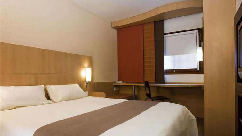 <b>Hotel Ibis Montes Claros Room</b>. Images powered by <a href="https://iceportal.shijigroup.com/" title="IcePortal" target="_blank">IcePortal</a>.