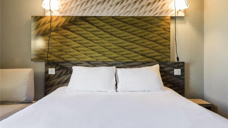 <b>Hotel Ibis Paris Issy Les Moulineaux Room</b>. Images powered by <a href="https://iceportal.shijigroup.com/" title="IcePortal" target="_blank">IcePortal</a>.