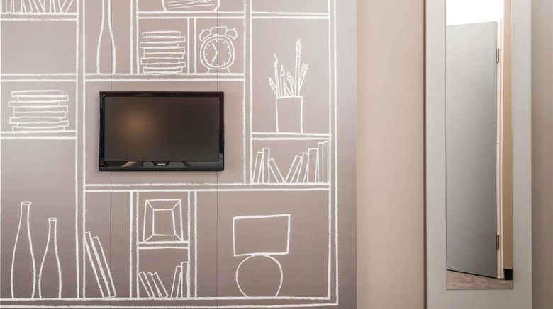 <b>Hotel Ibis Paris Issy Les Moulineaux Room</b>. Images powered by <a href="https://iceportal.shijigroup.com/" title="IcePortal" target="_blank">IcePortal</a>.