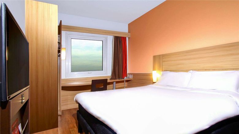 <b>Ibis Santiago Providencia Exterior</b>. Images powered by <a href="https://iceportal.shijigroup.com/" title="IcePortal" target="_blank">IcePortal</a>.
