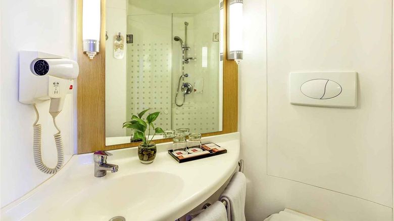 <b>Ibis Surabaya City Center Room</b>. Images powered by <a href="https://iceportal.shijigroup.com/" title="IcePortal" target="_blank">IcePortal</a>.