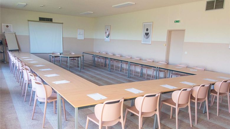 <b>Ibis Styles Chinon Meeting</b>. Images powered by <a href="https://iceportal.shijigroup.com/" title="IcePortal" target="_blank">IcePortal</a>.