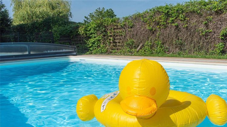 Ibis Styles Chinon Pool