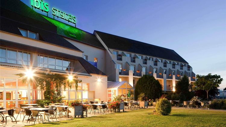 Ibis Styles Chinon Exterior