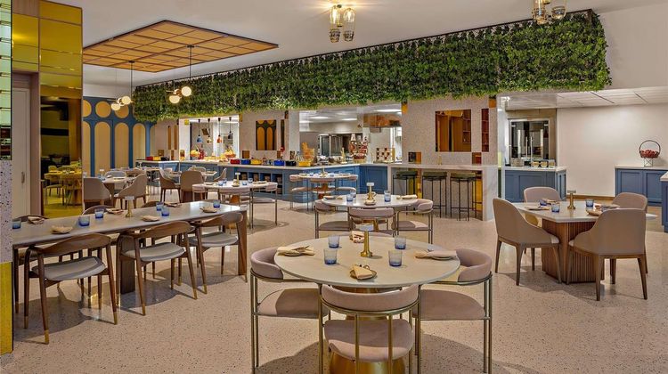 Adagio Al Bustan Abu Dhabi Restaurant