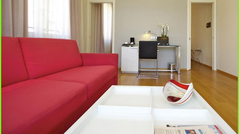 <b>Mercure Milano Solari Room</b>. Images powered by <a href="https://iceportal.shijigroup.com/" title="IcePortal" target="_blank">IcePortal</a>.