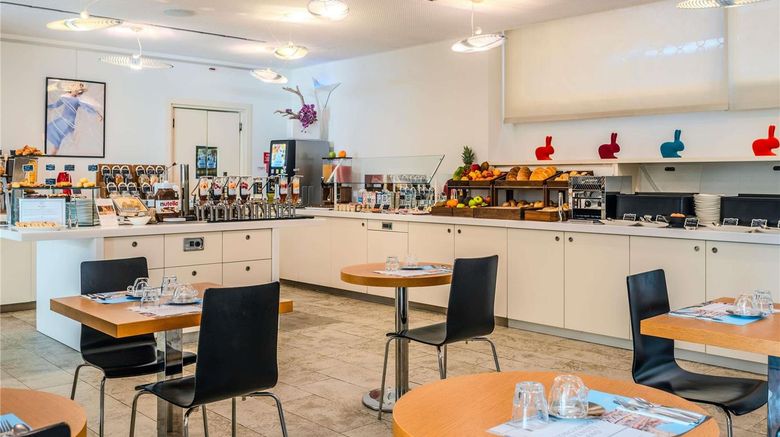 <b>Mercure Milano Solari Restaurant</b>. Images powered by <a href="https://iceportal.shijigroup.com/" title="IcePortal" target="_blank">IcePortal</a>.
