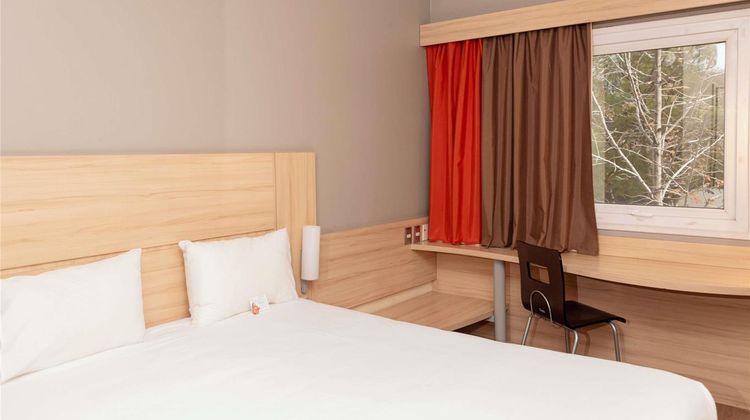 Ibis Santiago Las Condes Room