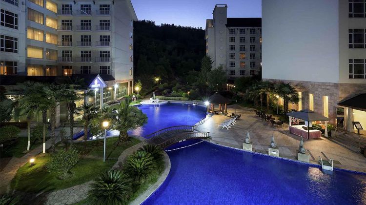 Pullman - Zhangjiajie Pool