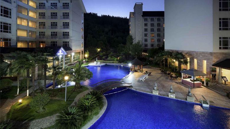 <b>Pullman - Zhangjiajie Pool</b>. Images powered by <a href="https://iceportal.shijigroup.com/" title="IcePortal" target="_blank">IcePortal</a>.