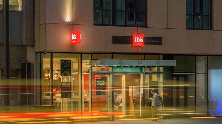 Ibis London Blackfriars Exterior