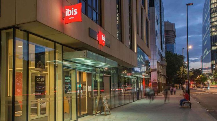 Ibis London Blackfriars Exterior