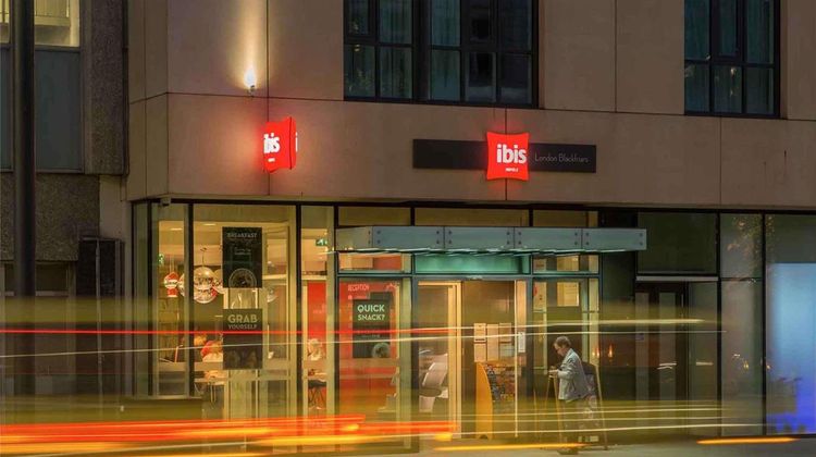 Ibis London Blackfriars Exterior
