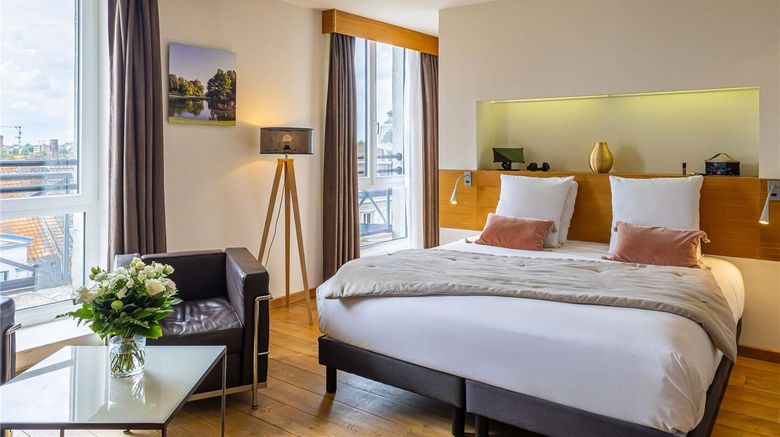 <b>Mercure Lille Roubaix Grand Hotel Room</b>. Images powered by <a href="https://iceportal.shijigroup.com/" title="IcePortal" target="_blank">IcePortal</a>.