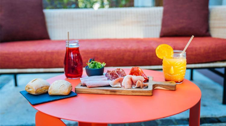 Ibis Styles Antibes Exterior