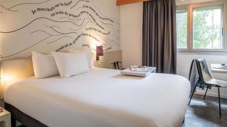 Ibis Styles Paris Tolbiac Bibliotheque Room