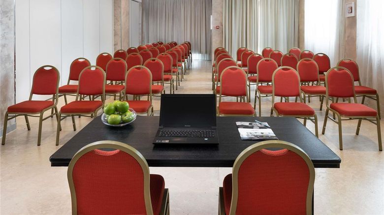 <b>Mercure Rimini Lungomare Meeting</b>. Images powered by <a href="https://iceportal.shijigroup.com/" title="IcePortal" target="_blank">IcePortal</a>.