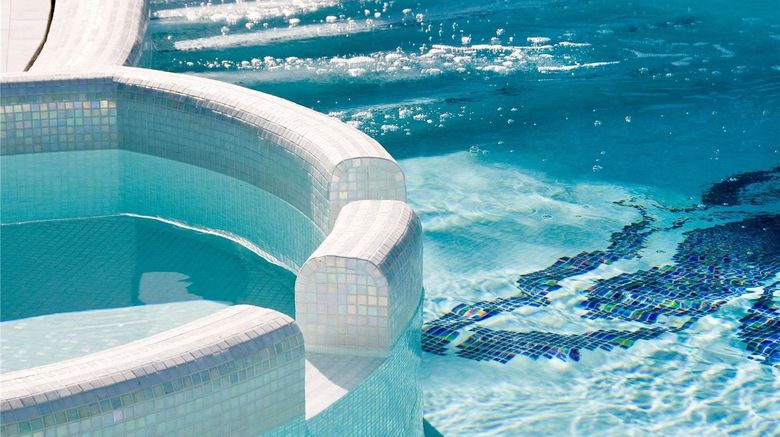 <b>Mercure Rimini Lungomare Pool</b>. Images powered by <a href="https://iceportal.shijigroup.com/" title="IcePortal" target="_blank">IcePortal</a>.