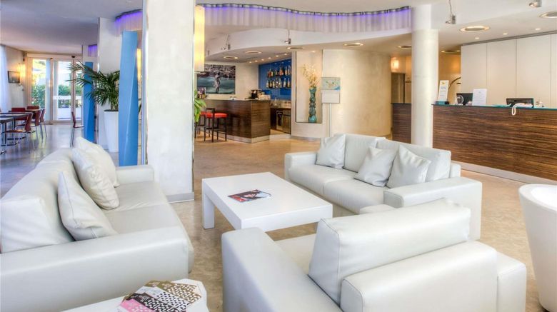<b>Mercure Rimini Lungomare Exterior</b>. Images powered by <a href="https://iceportal.shijigroup.com/" title="IcePortal" target="_blank">IcePortal</a>.