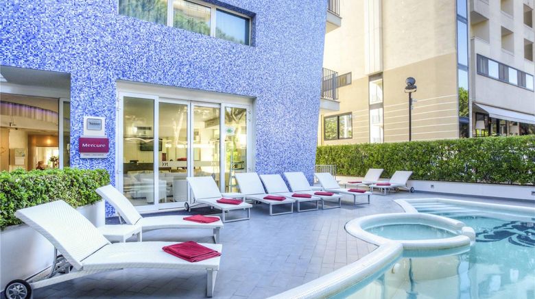 <b>Mercure Rimini Lungomare Pool</b>. Images powered by <a href="https://iceportal.shijigroup.com/" title="IcePortal" target="_blank">IcePortal</a>.