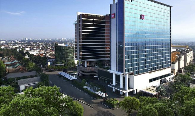 Ibis Bandung Supermal Exterior