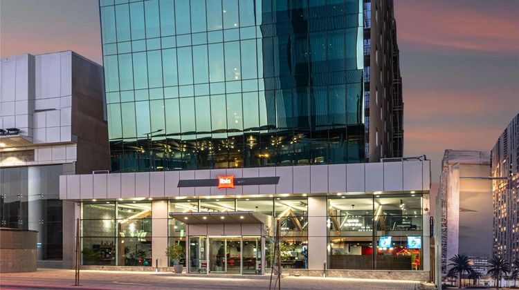 Ibis Riyadh Olaya Street Exterior