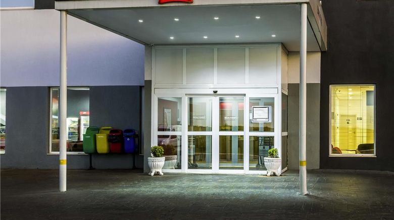 <b>Ibis Barretos Exterior</b>. Images powered by <a href="https://iceportal.shijigroup.com/" title="IcePortal" target="_blank">IcePortal</a>.