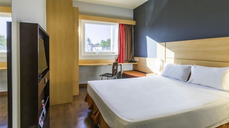 Ibis Barretos Room