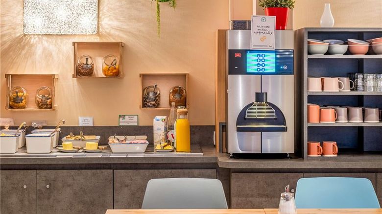 <b>Ibis Styles Blois Centre Gare Restaurant</b>. Images powered by <a href="https://iceportal.shijigroup.com/" title="IcePortal" target="_blank">IcePortal</a>.