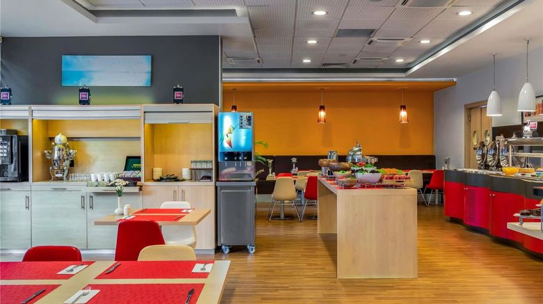 <b>Ibis Izmir Alsancak Restaurant</b>. Images powered by <a href="https://iceportal.shijigroup.com/" title="IcePortal" target="_blank">IcePortal</a>.