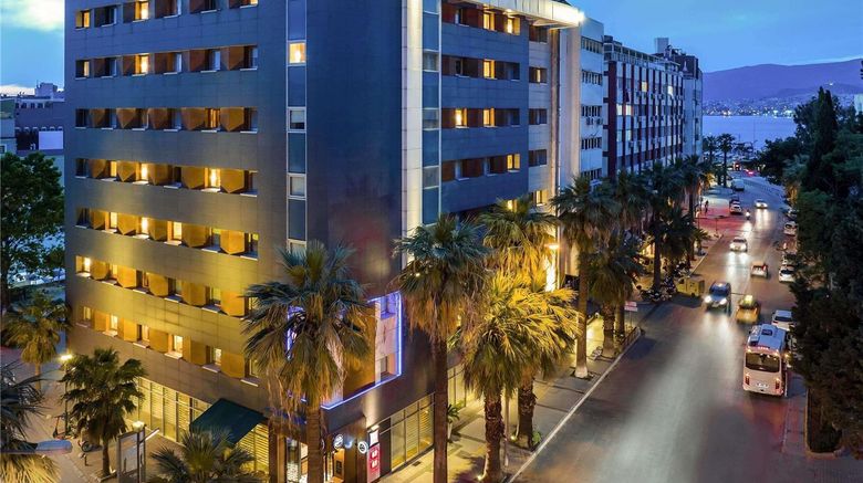 <b>Ibis Izmir Alsancak Exterior</b>. Images powered by <a href="https://iceportal.shijigroup.com/" title="IcePortal" target="_blank">IcePortal</a>.