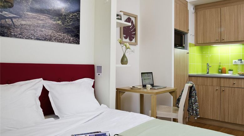 <b>Adagio Paris Vincennes Room</b>. Images powered by <a href="https://iceportal.shijigroup.com/" title="IcePortal" target="_blank">IcePortal</a>.