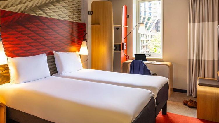 Ibis Rotterdam City Centre Room