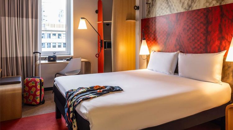 Ibis Rotterdam City Centre Room