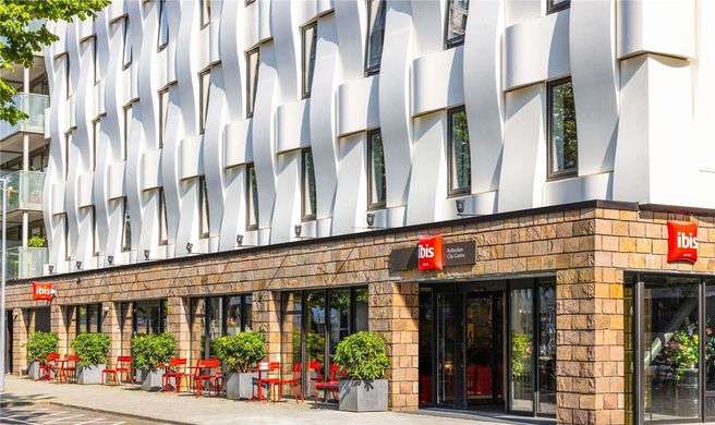 Ibis Rotterdam City Centre Exterior