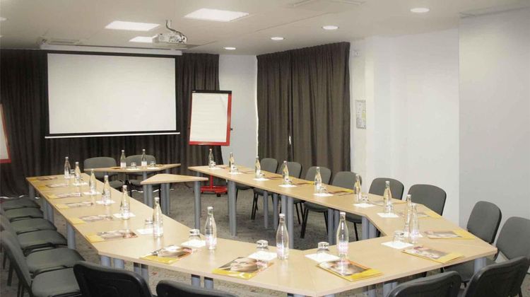 Ibis Istres Trigance Meeting